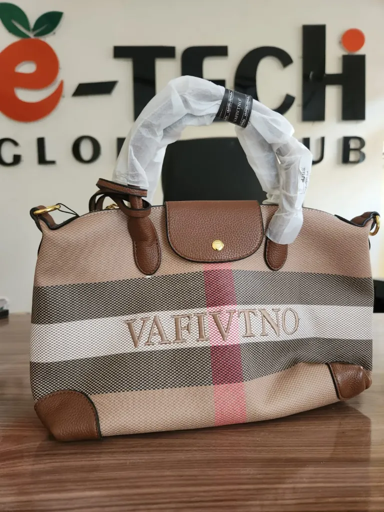 VAFIVTNO Checkered Canvas